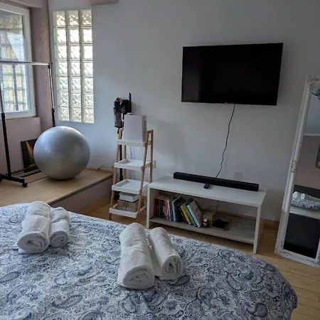 Jevremov Kutak * Βελιγράδι